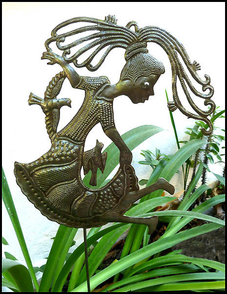 Garden Plant Stick - art de tambour en acier métal haïtien - décor de jardin en plein air